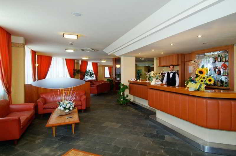 Grand Eurhotel Montesilvano Marina Buitenkant foto