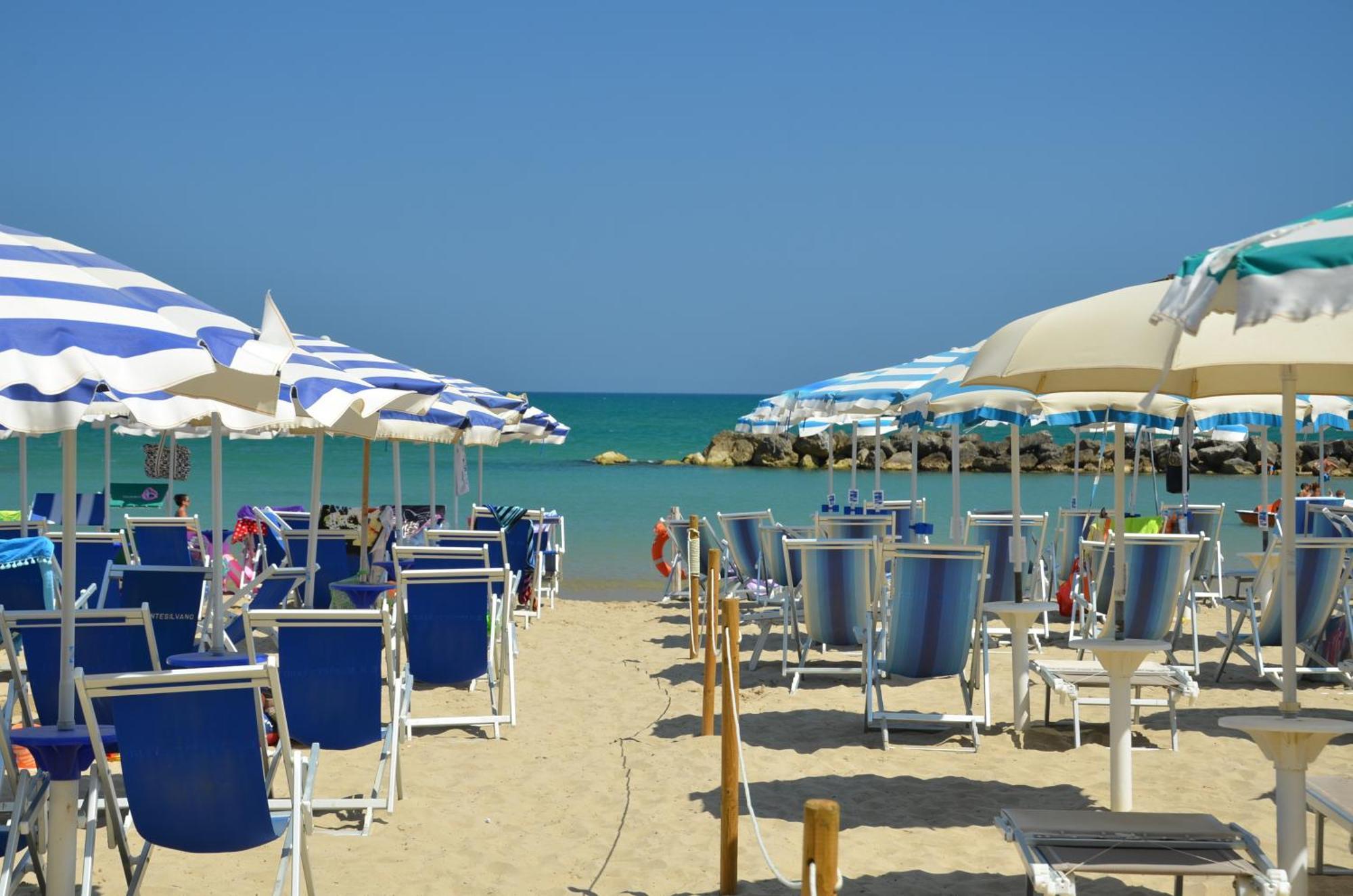Grand Eurhotel Montesilvano Marina Buitenkant foto