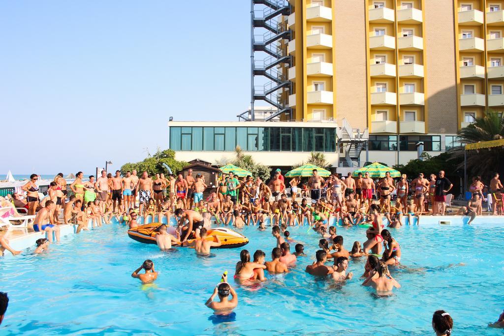 Grand Eurhotel Montesilvano Marina Buitenkant foto