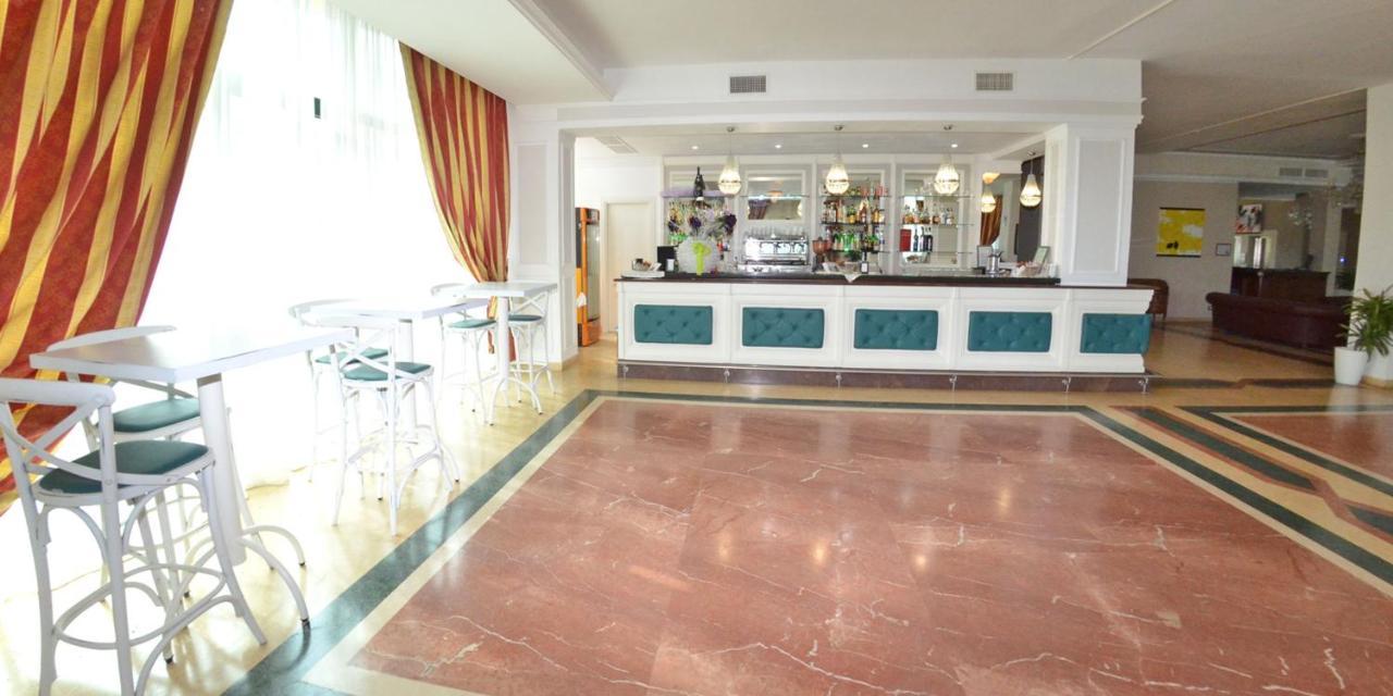 Grand Eurhotel Montesilvano Marina Buitenkant foto