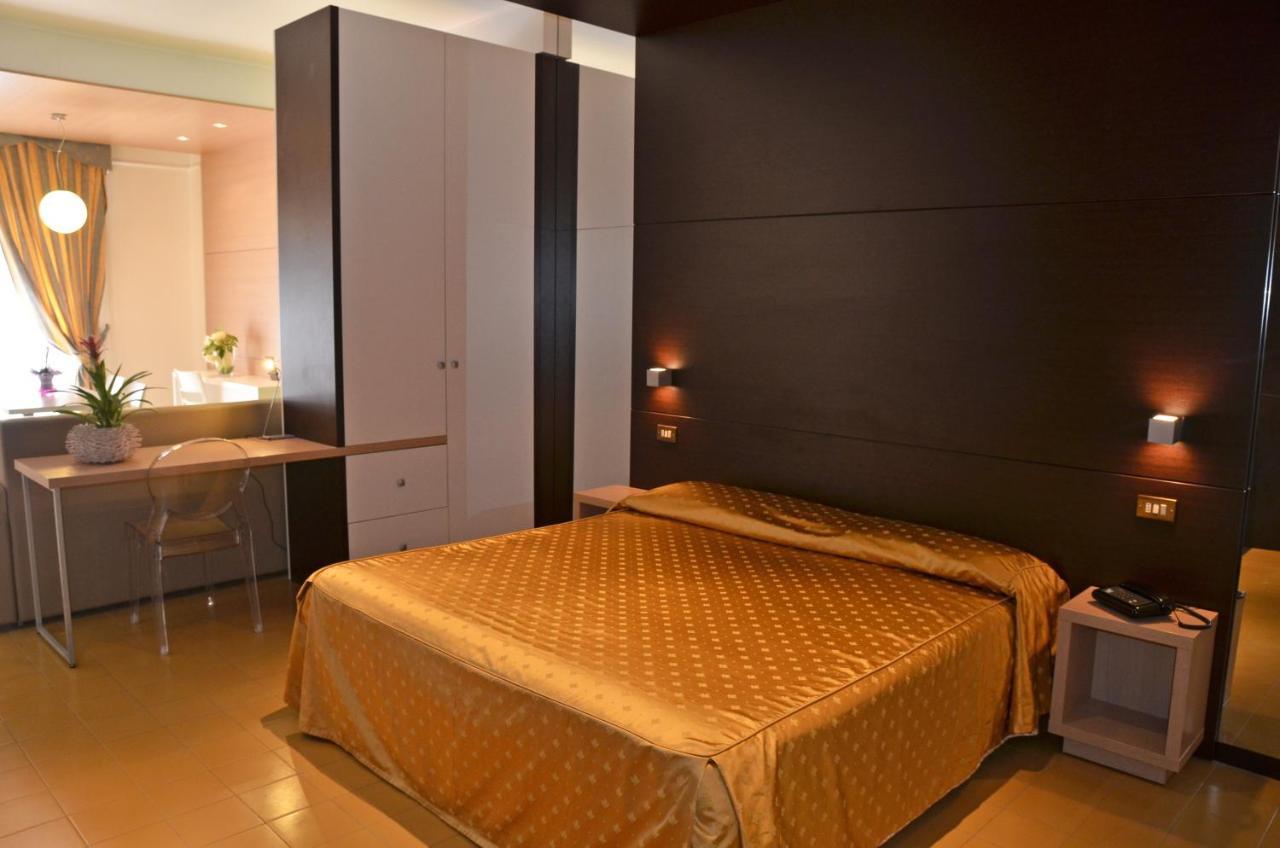 Grand Eurhotel Montesilvano Marina Buitenkant foto