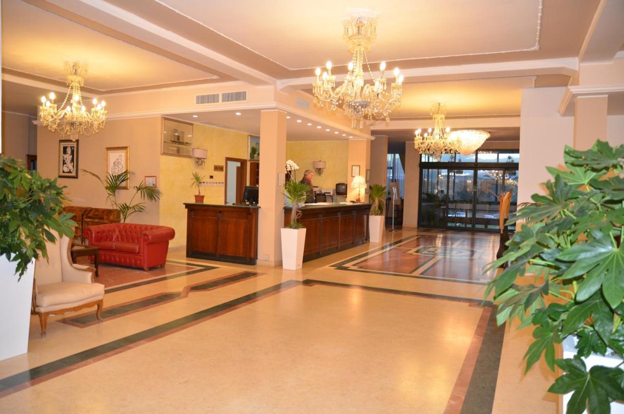 Grand Eurhotel Montesilvano Marina Buitenkant foto